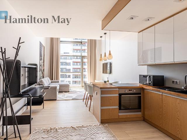Zapraszam do wynajmu loftu 62 m² na Mokotowie z panoramicznymi oknami