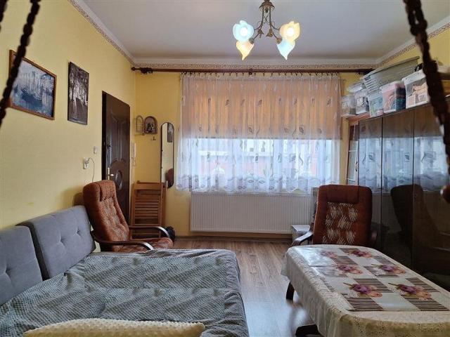 Dwupoziomowe mieszkanie z niezależnymi lokalami i strychem