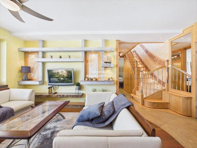 Dwupoziomowe mieszkanie z tarasem i widokiem na morze