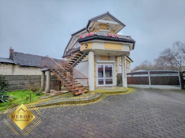 Dwupoziomowy lokal 100 m2 z zapleczem i potencjałem