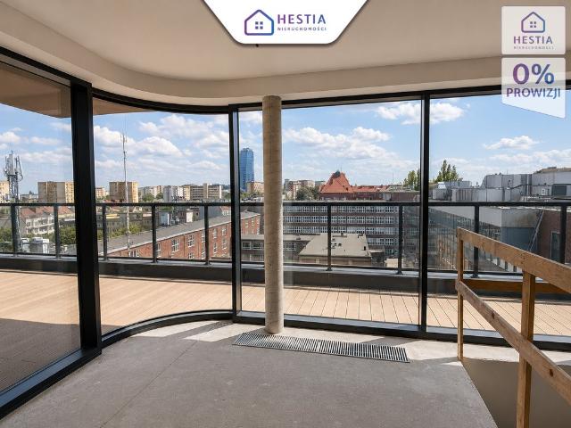 Dwupoziomowy penthouse z tarasem i panoramicznym widokiem