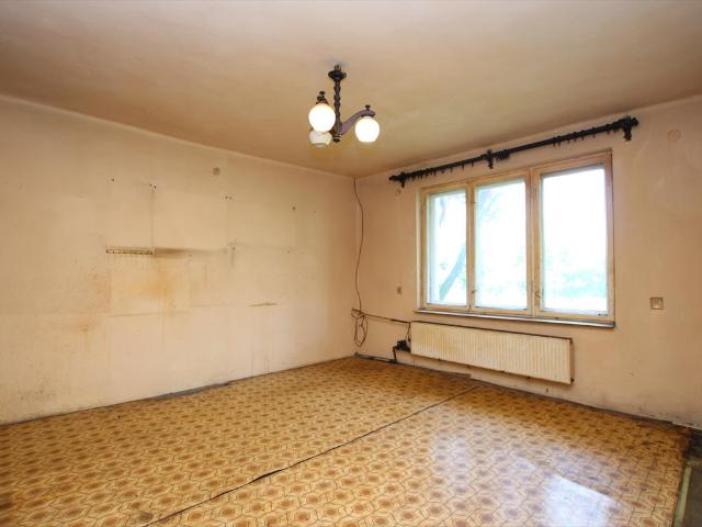 Dwurodzinny dom do remontu, 153 m2, duży balkon