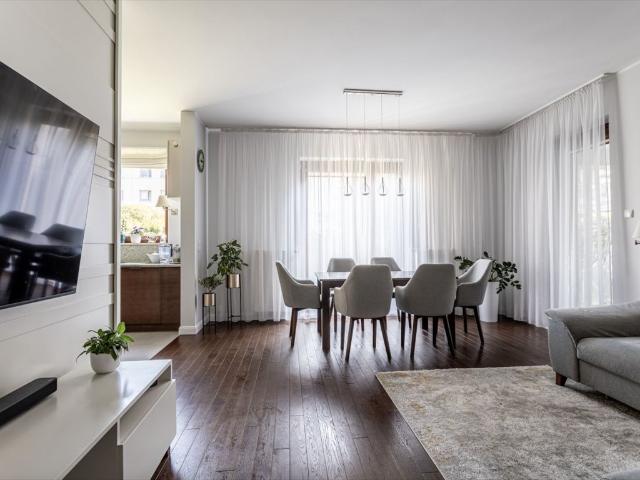 Dwustronne 82,5 m² z ogrodem, garażem i tarasem