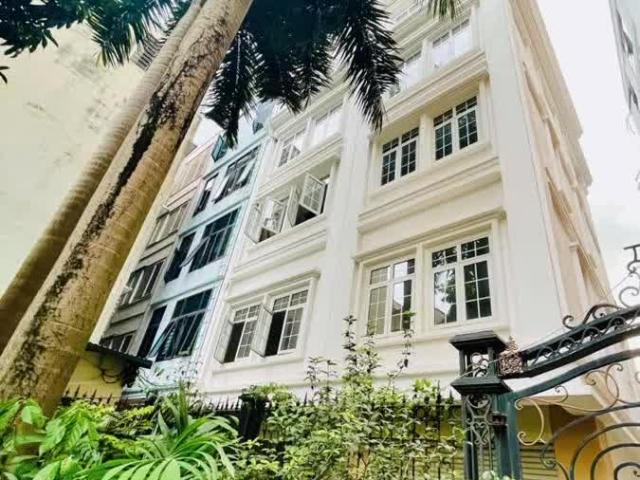 DT45M Phố Trần Quang Diệu 6 Tầng, Thang Máy Nhà Đẹp Trong Lòng Phố Ko Phải Là Nhà Mà Là