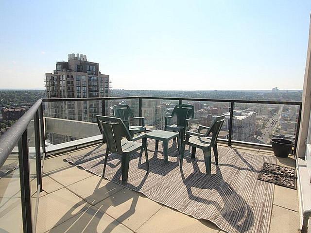 Dt Rooftop Cond 2bd2bth,walktodtshop,24hrsecurity,udergparking