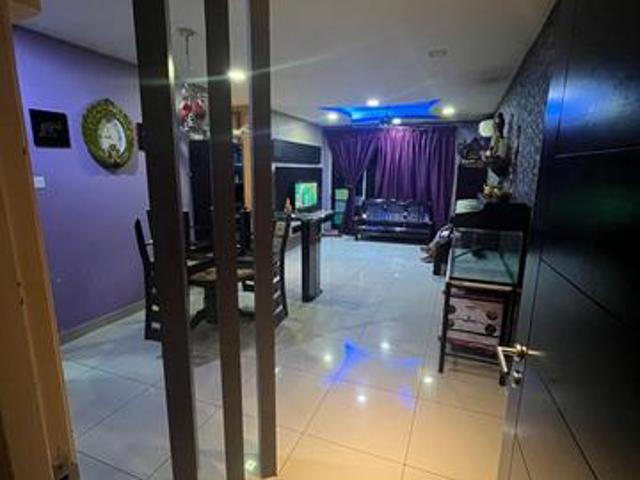 DTasek Service ApartmentLarkin