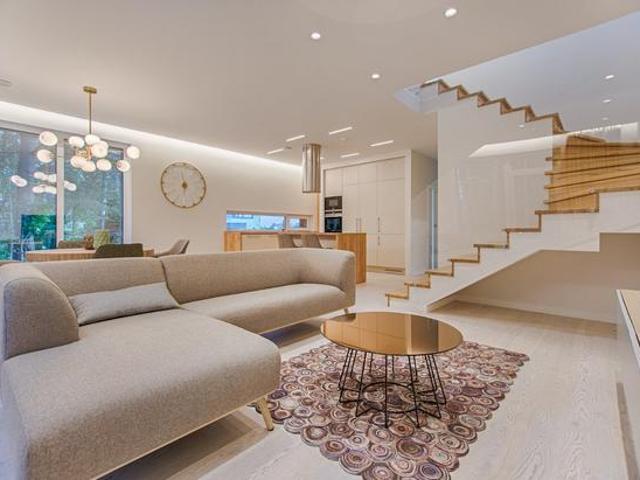DTiara 700sf Move in Soon Low Density Low Maintenance 3Room