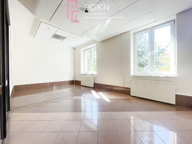 Duży lokal biurowo usługowy 240 m² klimatyzacja, monitoring