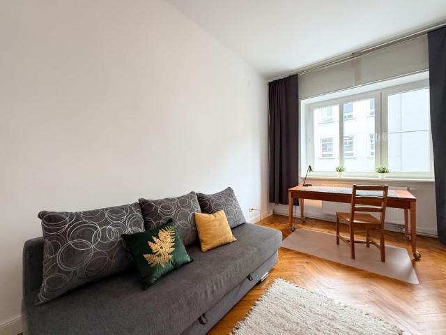 Duży pokój dla studentki | AWF | ASP | blisko PKP 17 m²