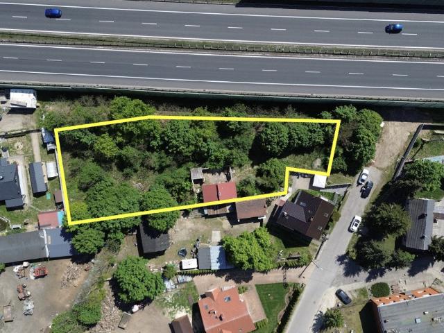 Duża działka z domem do rozbudowy w Zawadzie, 1800 m²