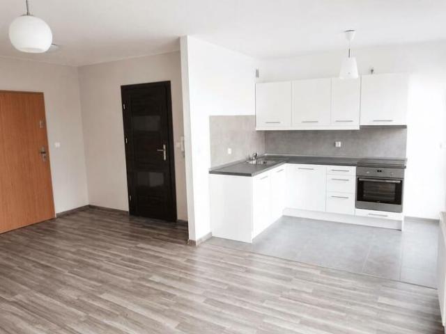 Duża kawalerka, 31 m2, balkon Racławicka 97