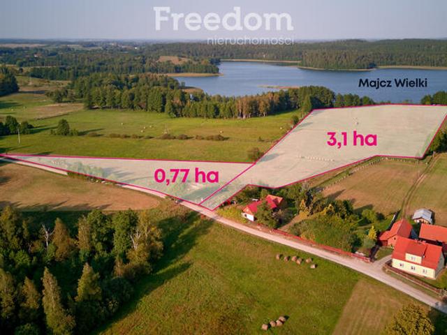 Duża piękna działka z linią brzegową jeziora
