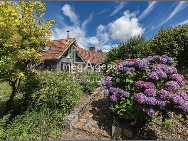 Du caractère, proche de la mer ! 131m² Louannec