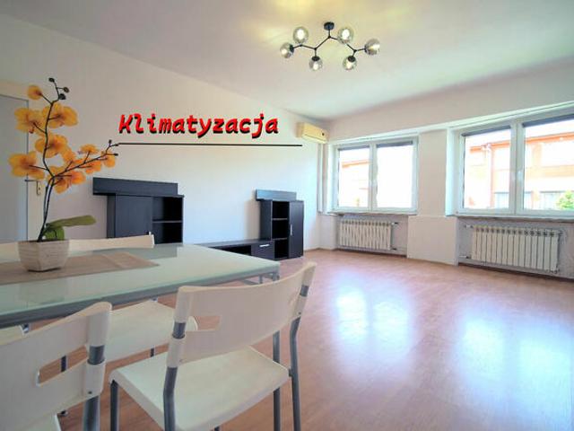 Duże mieszkanie, również rodzina lub pracownicy