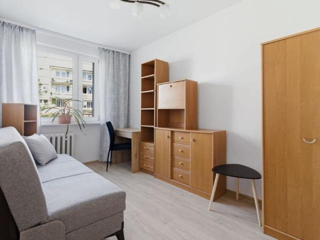 Duże, przestronne 4 pok. mieszkanie z balkonem 59 m²