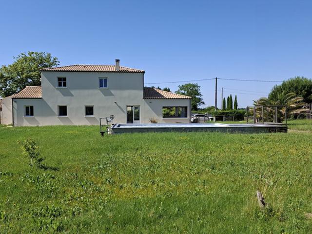 Du style et du volume pour cette maison Atypique