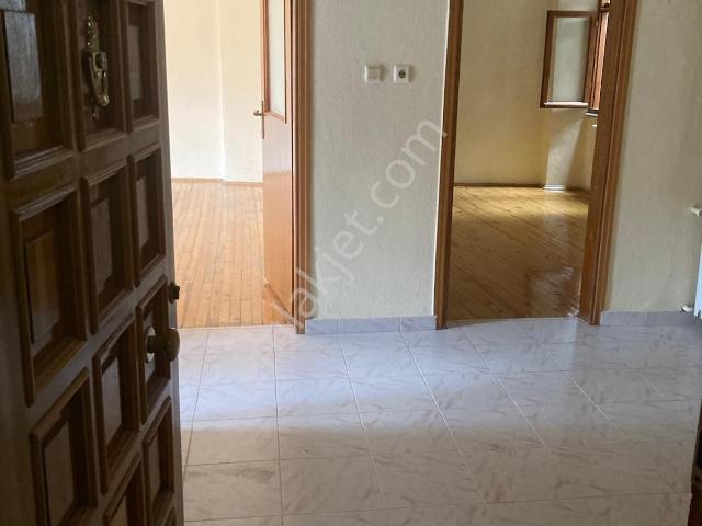 Dumlupınar Mahallesi'nde 2+1 Satılık Dogalgazlı Daire