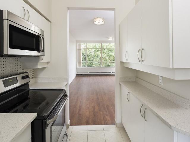 Dunway Court 2 Bedroom Apartment for Rent at 3550 Broadway W, Vancouver, BC V6R 2B6 Kitsilano