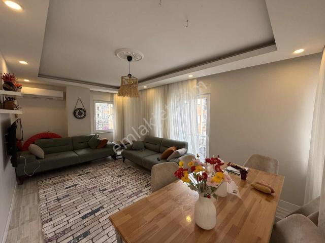 Dünyagöz Hastanesi Yakını Satılık 2+1 Asansörlü Balkonlu Daire