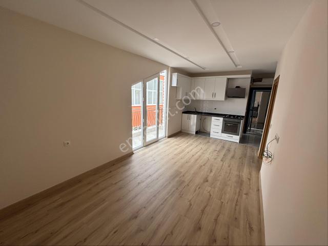 Dünyagöze Yakın Tramvayın Dibinde Sıfır 1+1 Daire Asansörlü 60m2 Kat4