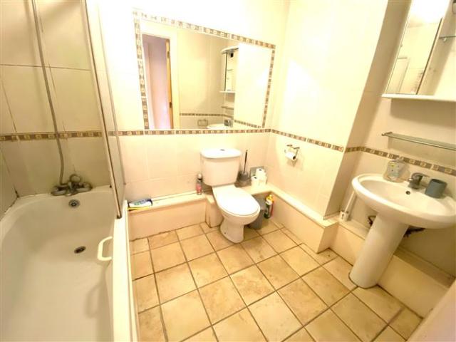 Dundrum Gate, Ballinteer Road, Dundrum, Dublin 16 Ray Cooke Auctioneers 4911 MyHome. Ie Lettings