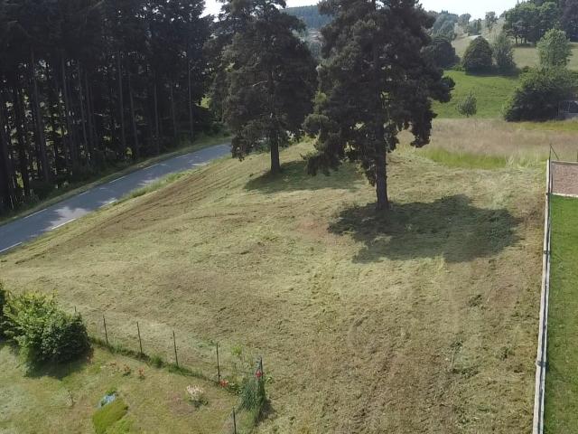 Dunières 43220 terrain constructible viabilisé environ 1218 m², très bonne exposition et vue dégagée