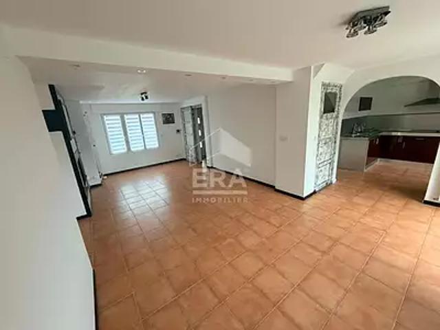 Dunkerque 59140 Achat / Vente maison 6 pièces t6 au dernier étage cave