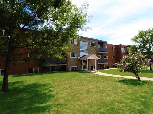 Dunn Suites 1 Bedroom Apartment for Rent at 6586 Drummond Rd, Niagara Falls, ON L2G 4N7 Orchard