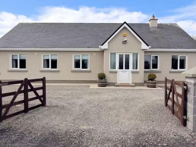 Dunroamin, Farranmacfarrell, Dromore West, Co. Sligo, F26FT6R.
