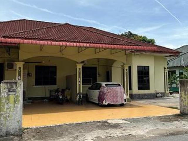Dua Semi D dalam 1 tanah di Taman Guru Pintu Geng untuk dijual