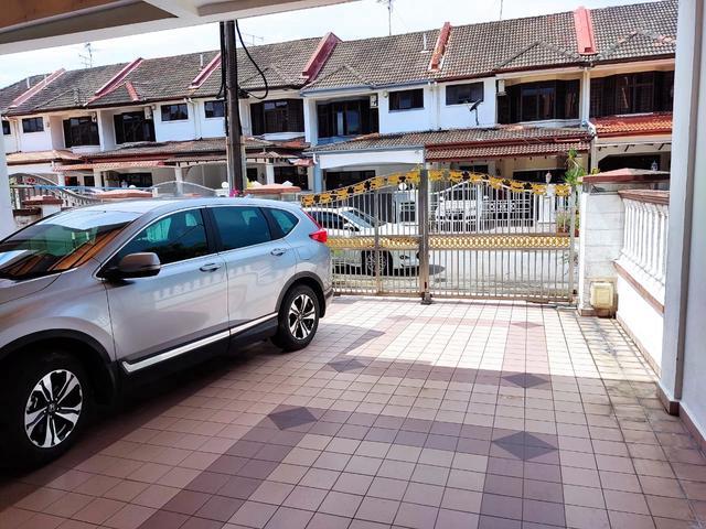 Dua Tingkat Taman Suria Kampung Melayu Majidee Larkin CIQ 5min