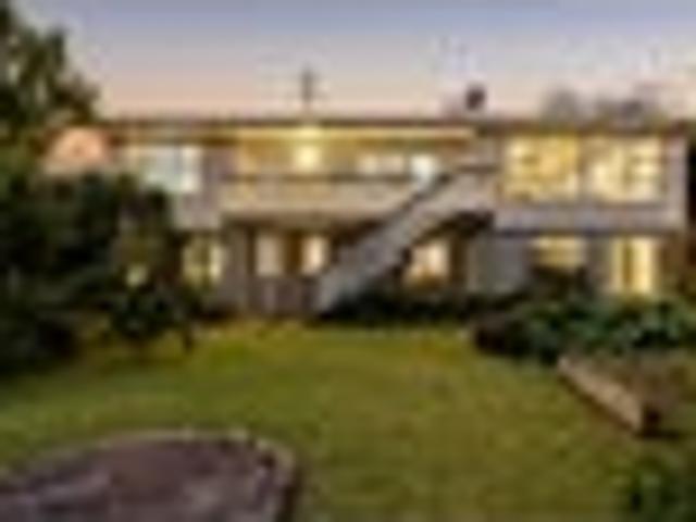 DUAL FAMILY LIVING: HARBOUR VIEWS  1,012sqm LAND