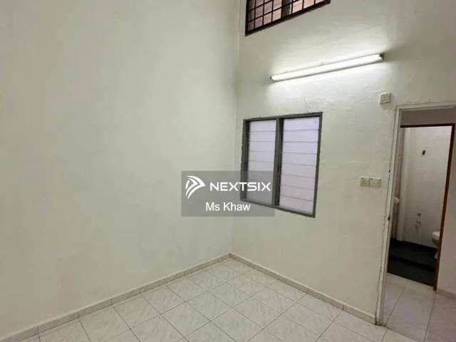 Dual Key Unit. Corner Lot Unblocked View. Strategic location Old Klang Road to Mid Valley and Puchong