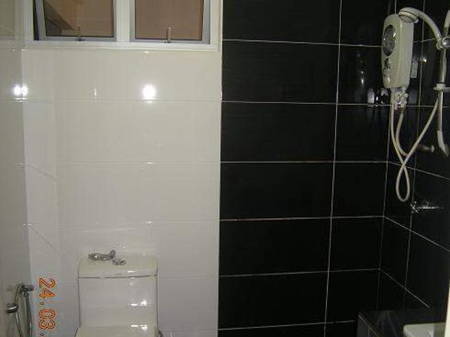 Dual Key apartment at Gurney Heights Condominium