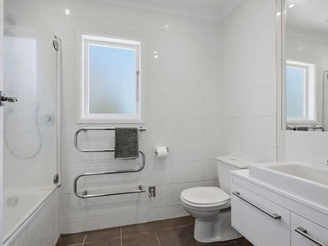Dual level family living