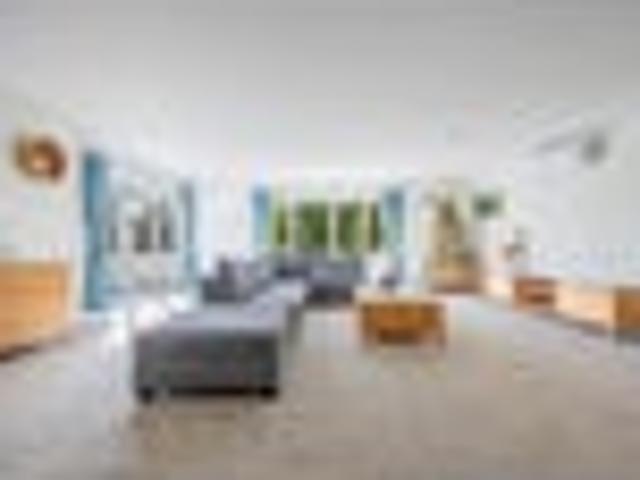 Dual Living Delight on 925m² Freehold Site