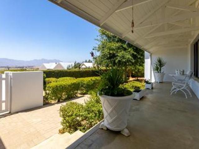 dual living in riebeek kasteel with.