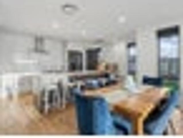 Dual Living, One Exceptional Property $875K $915K