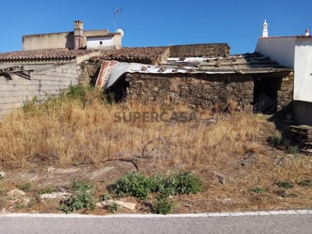 Duas Moradias Antigas com Terreno e Vista Serra, Alte, Loulé, Algarve