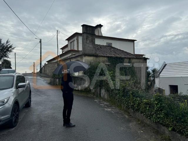 Duas moradias para investimento 0m² Santa Maria Maior