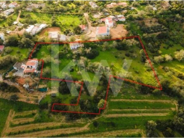 Duas Moradias para recuperar | Terreno 8000m2 | Vista espetácular para Fuseta