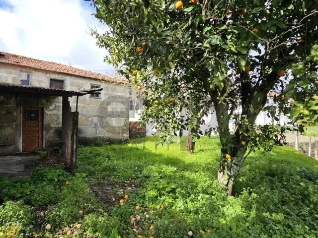 Duas Moradias T2+T1 com logradouro em Santa Cruz do Douro – Baião