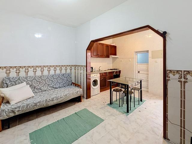 Duas Cabanas em Primeira Linha de Mar na Nazaré – Oportunidade Exclusiva por 200.000€