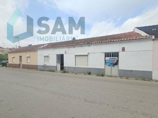 Duas casas Arrecadação Barro Torres Vedras 69m² Torres Vedras São Pedro, São Tiago, Santa Maria do Castelo