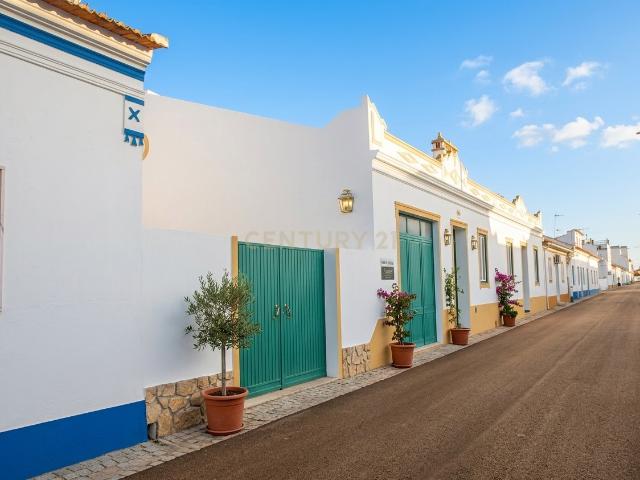 DUAS CASAS, UMA OPORTUNIDADE! Excelente investimento no coração do Alentejo — Casa Branca, Montemor o Novo
