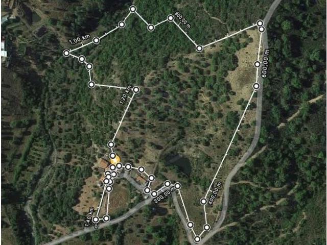 Duas ruinas com terreno de 4Ha, Loulé, Algarve 94m² Salir