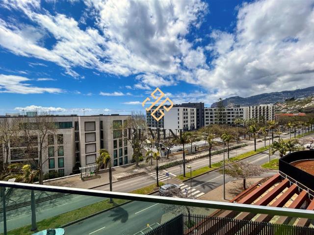 Dubai Varino 07 / Apartamento T2 / Funchal Ilha da Madei. m² São Martinho