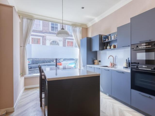 Dubbel benedenhuis appartement te huur in Den Haag