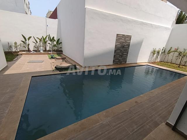 Dublex villa 440 m2 avec piscine 3 face