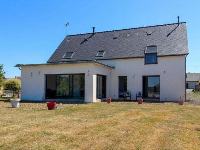 DUCEY, Maison d'architecte évolutive avec vie de plain pied